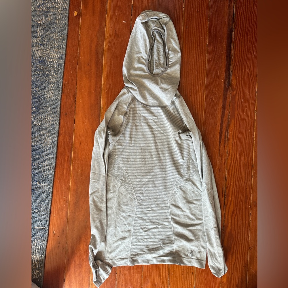 j. crew x new balance seamless run top - size xs